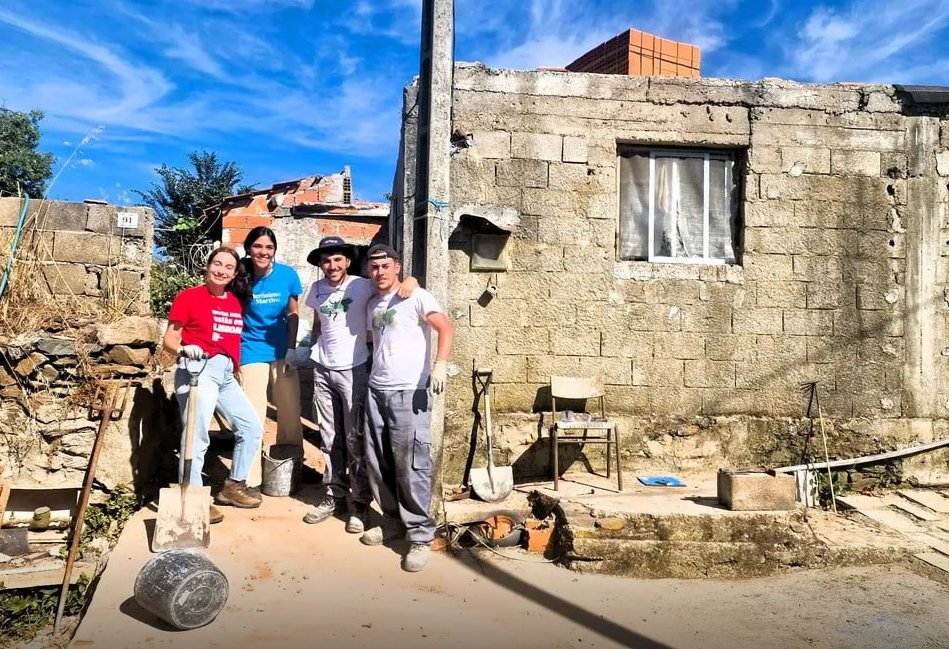 A voz de tras o montes